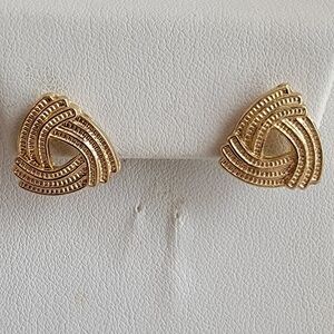 Vintage Gold Tone Textured Fan Stud Earrings Dainty Classic ½”